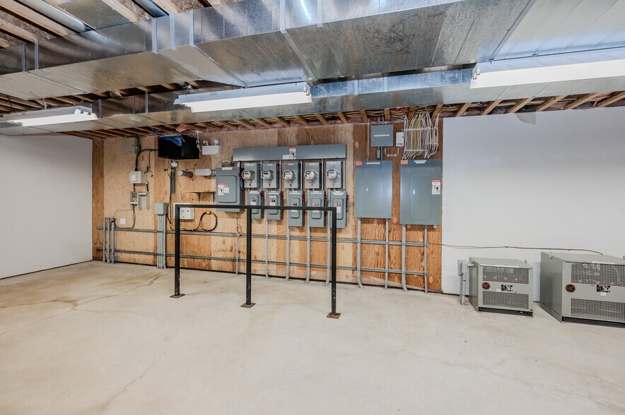 More Photos Of 90 Earl Martin Dr, Woolwich Medical For Lease