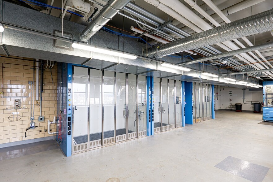 More Photos Of 3 University Pl, Rensselaer Office For Lease