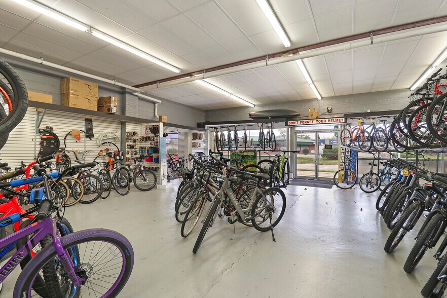 More Photos Of 2926 75th St, Kenosha Freestanding For Sale