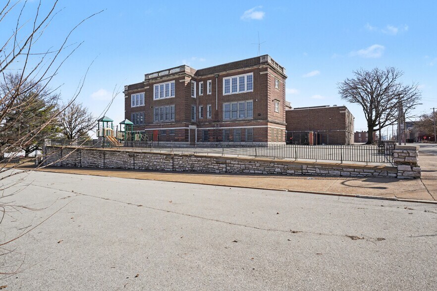 More Photos Of 3821 11th St, Saint Louis Specialty For Sale