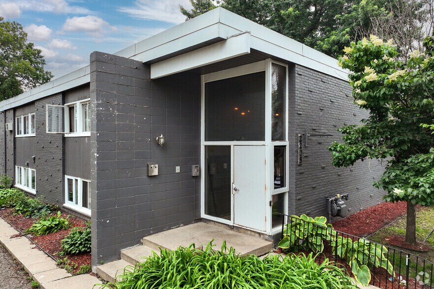 More Photos Of 2205 Bryant Ave S, Minneapolis Apartments For Sale