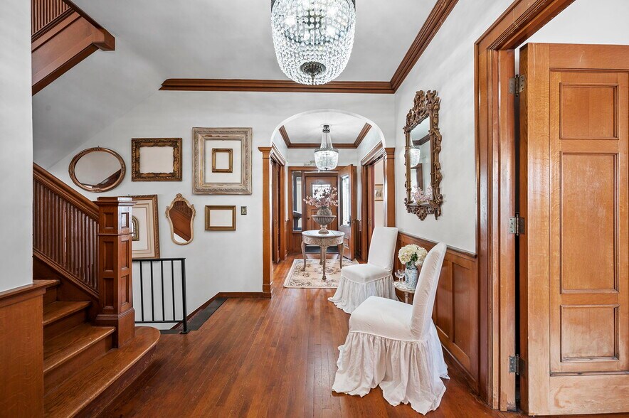 More Photos Of 610 W Washington St, Sandusky Specialty For Sale