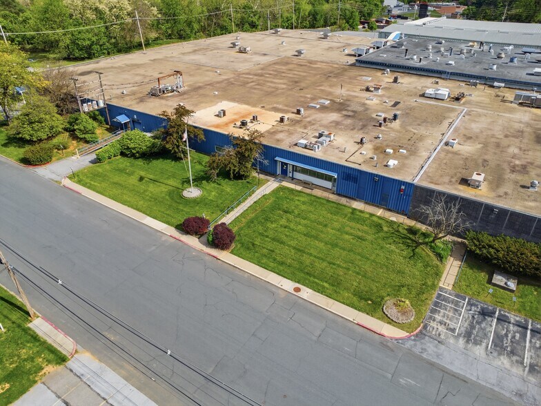 More Photos Of 857 Willow Cir, Hagerstown Manufacturing For Lease