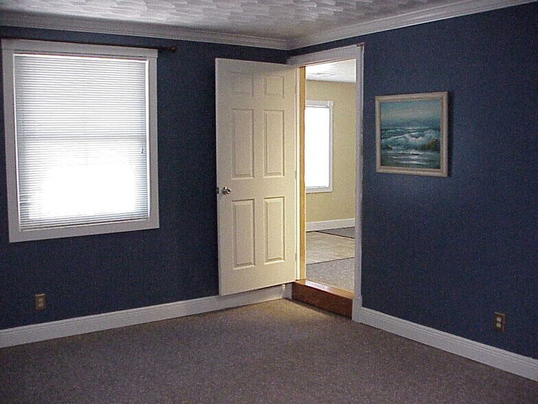 More Photos Of 740 Weber Rd, Farmington Office For Lease