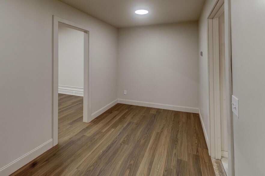 More Photos Of 973-975 Mount Vernon Ave, Columbus Storefront Retail Residential For Lease