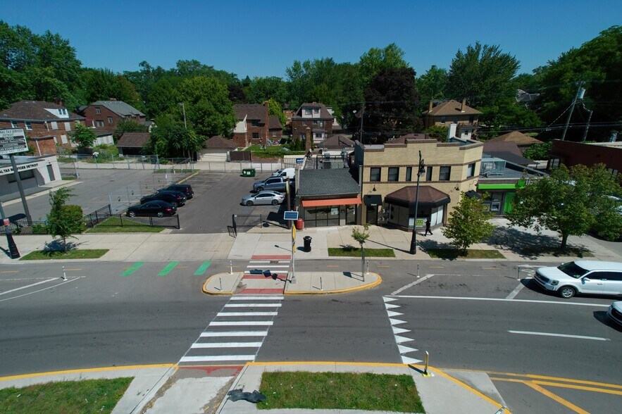 More Photos Of 19614 Grand River Ave, Detroit Storefront For Sale