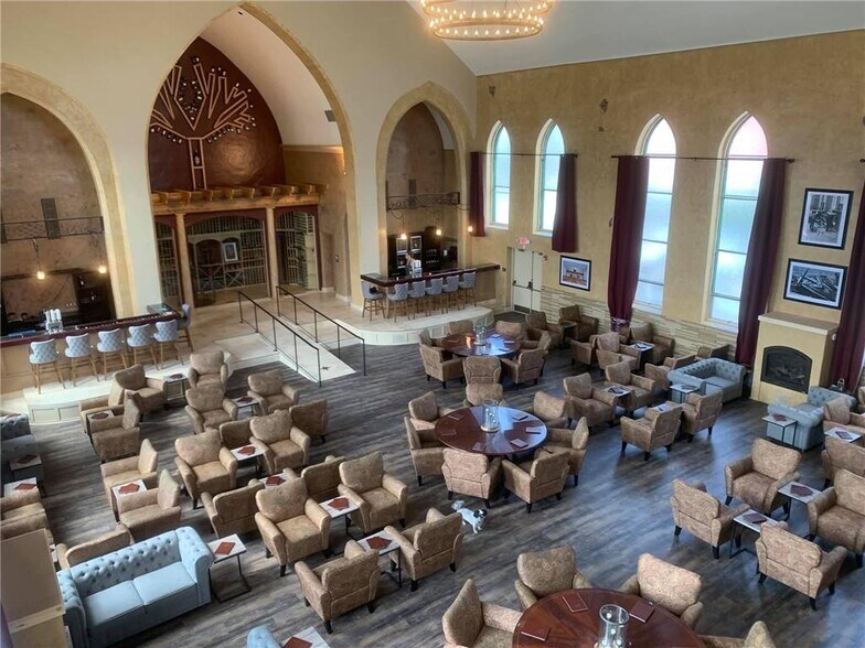 More Photos Of 211 Kenmawr Ave, Braddock Restaurant For Sale