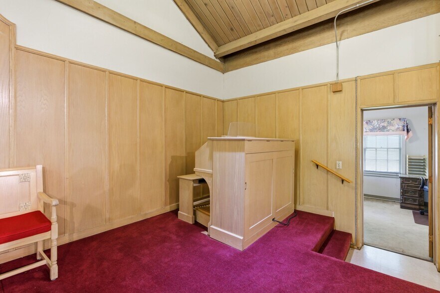 More Photos Of 405 S Westmore Ave, Lombard Religious Facility For Sale