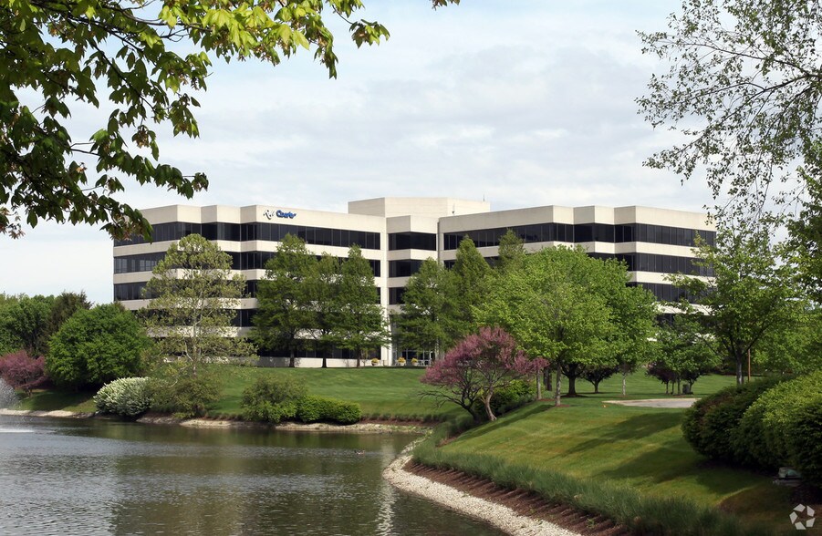 More Photos Of 8425 Woodfield Crossing Blvd, Indianapolis Office For Lease