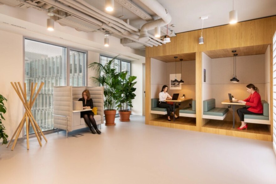 More Photos Of 75 State St, Boston Coworking Space