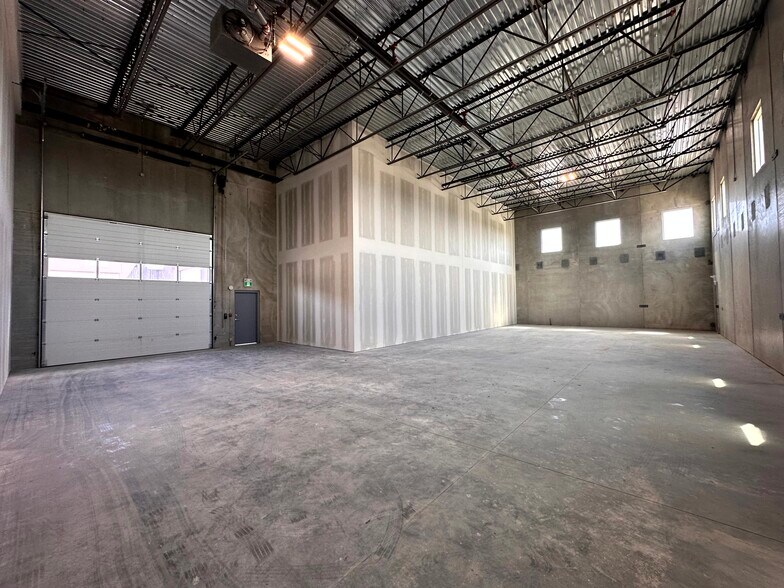 More Photos Of 4412 9 St SE, Calgary Warehouse For Sale