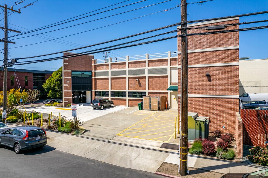 More Photos Of 901 Heinz Ave, Berkeley Research And Development For Sale