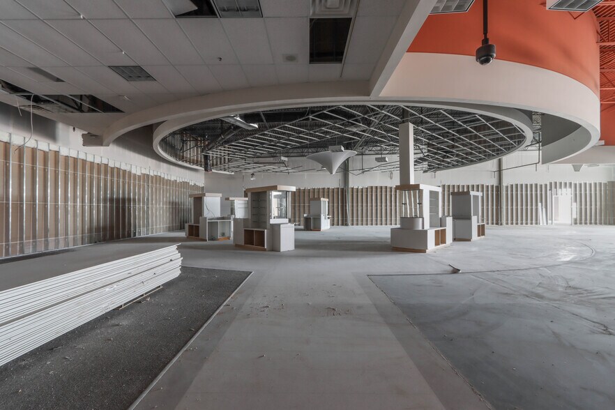 More Photos Of 1784-1794 Plover Rd, Plover Unknown For Lease