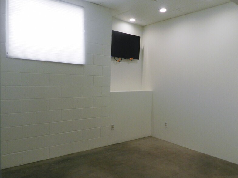 More Photos Of 1311 Broadway, Santa Monica Office For Lease