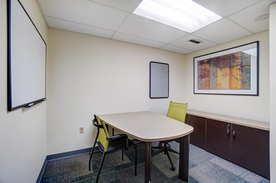 More Photos Of 3925-3927 Brotherton Rd, Cincinnati Office For Sale