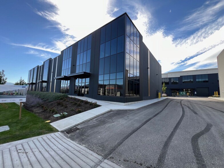 Primary Photo Of 2094 Pier Mac Way, Kelowna Warehouse For Lease