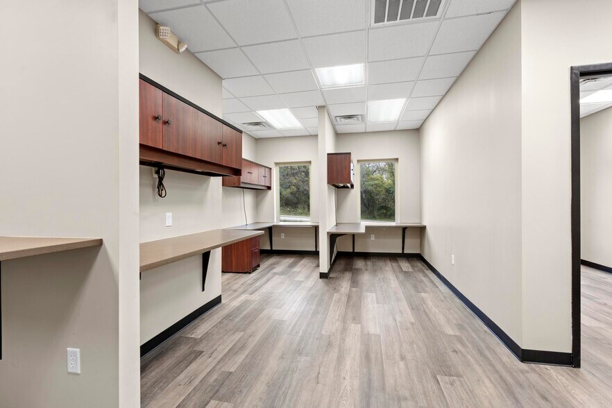 More Photos Of 1006 Ash St, Eudora Loft Creative Space For Lease