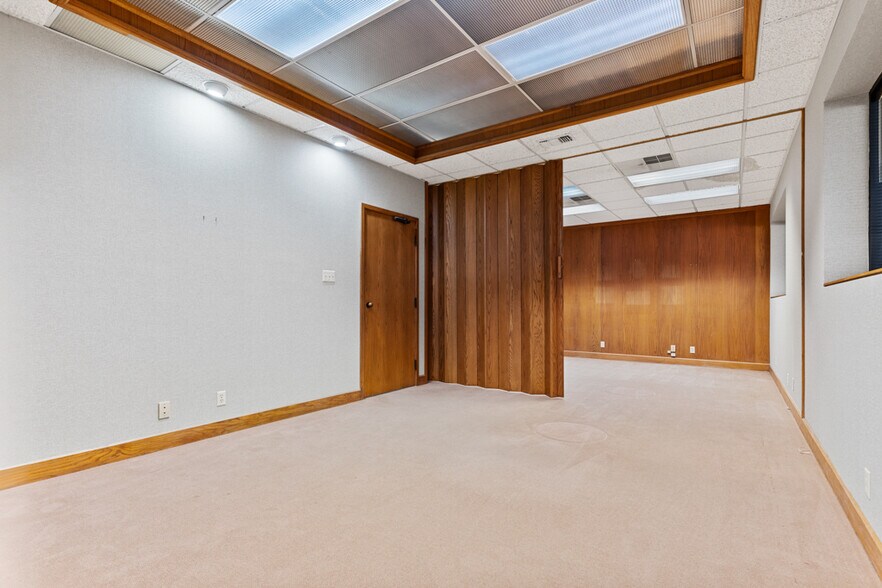 More Photos Of 915 Judson Rd, Longview Office Residential For Sale