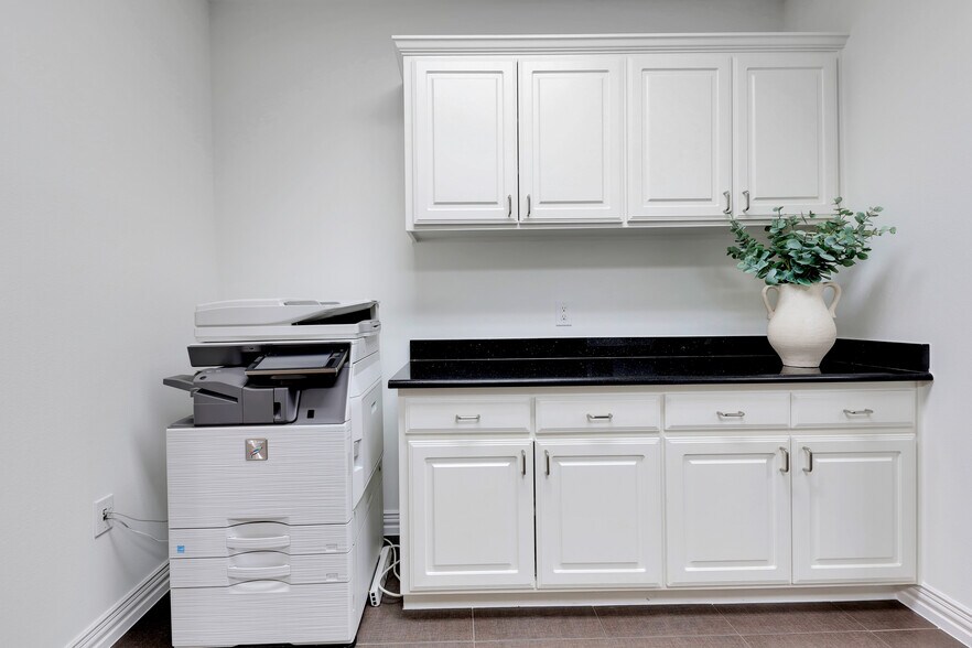 More Photos Of 860 Hebron Pky, Lewisville Medical For Sale