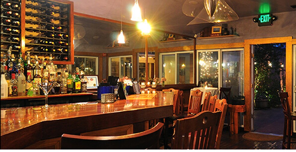 More Photos Of 606 Main St, Hyannis Restaurant For Lease