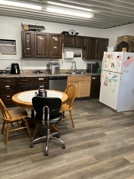 More Photos Of 1601 2nd St W, Owensboro Freestanding For Sale