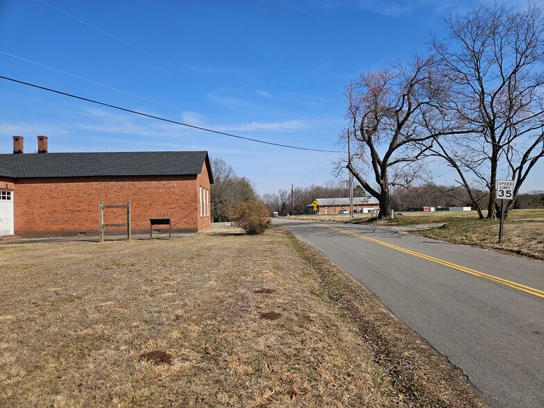 More Photos Of 985 White Oak Rd, Fredericksburg Specialty For Sale