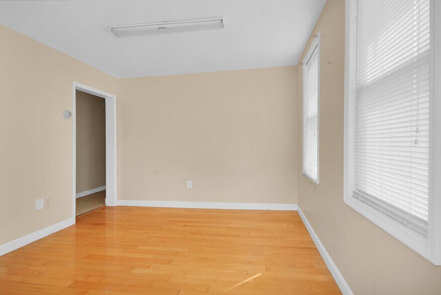 More Photos Of 2477 State Route 57, Stewartsville Storefront Retail Residential For Lease