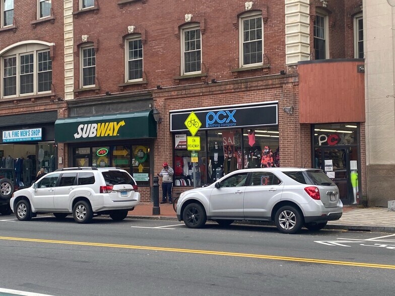 More Photos Of 1402 Main St, Springfield General Retail For Lease