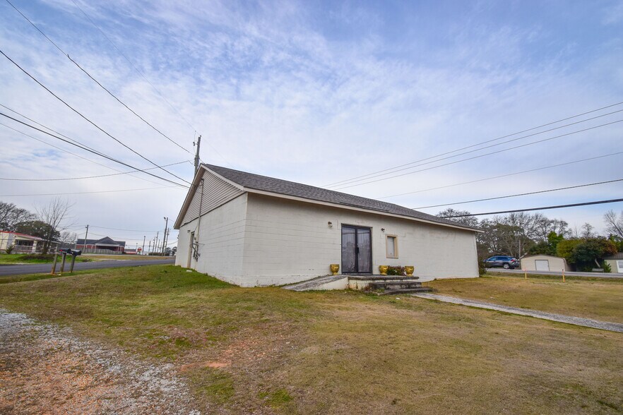 More Photos Of 6611 University Blvd E, Cottondale Religious Facility For Sale