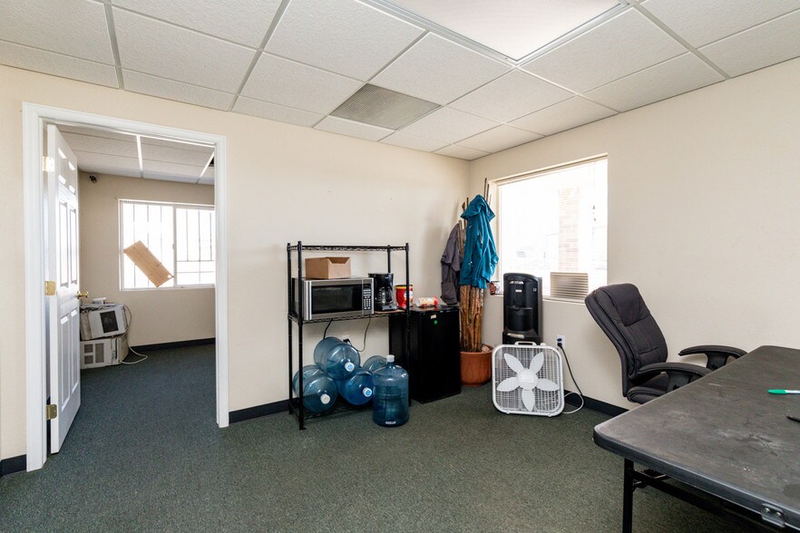 More Photos Of 43 N Silicon Dr, Pueblo Warehouse For Sale