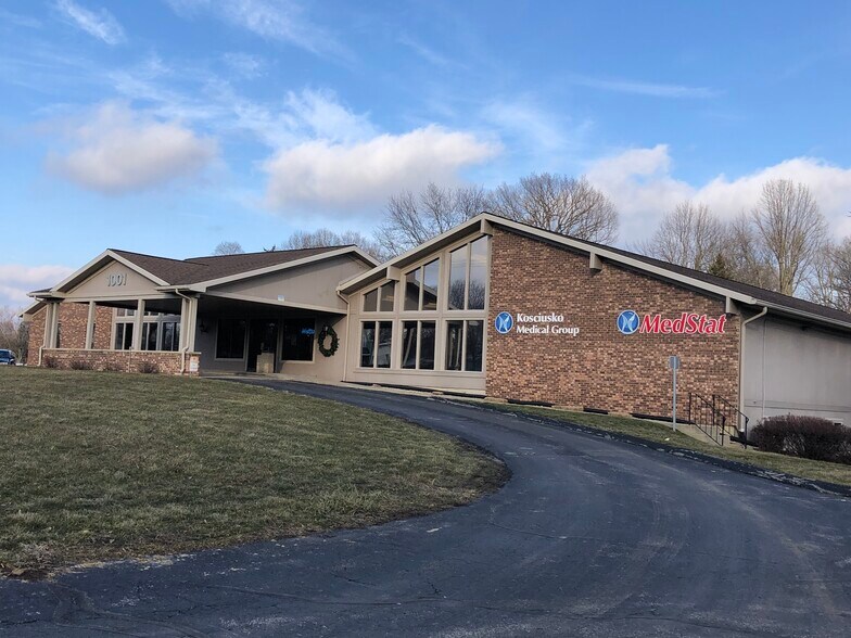 More Photos Of 1001 N Main St, Nappanee Medical For Sale