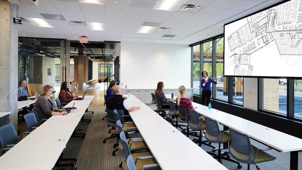 More Photos Of 7201 Metro Blvd, Edina Office For Lease