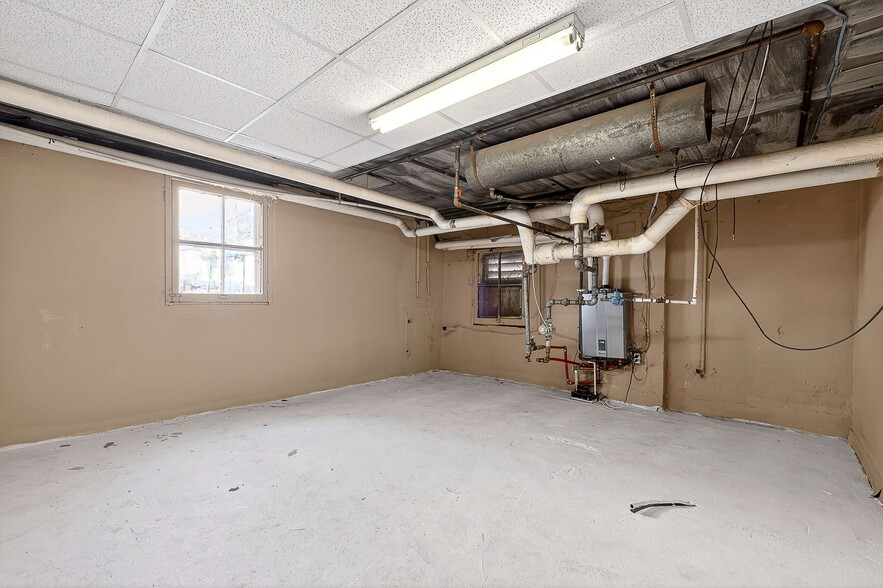 More Photos Of 408 NE Atlantic St, Tullahoma Flex For Sale