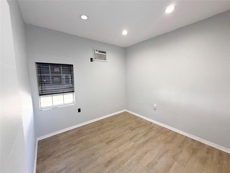 More Photos Of 3000 N 22nd Ave, Hollywood Freestanding For Sale