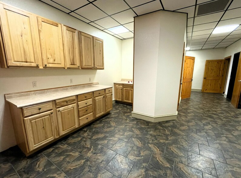 More Photos Of 227 S College Ave, Tyler Office For Lease