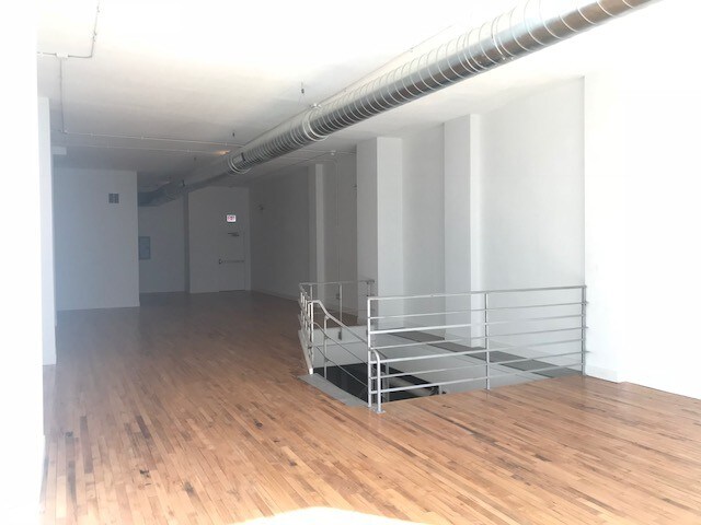 More Photos Of 2769-2787 N Milwaukee Ave, Chicago Coworking Space