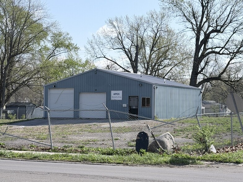 More Photos Of 810 N Dr Martin Luther King Jr Blvd, Muncie Freestanding For Sale