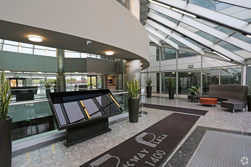 More Photos Of 1400 Old Country Rd, Westbury Office For Lease