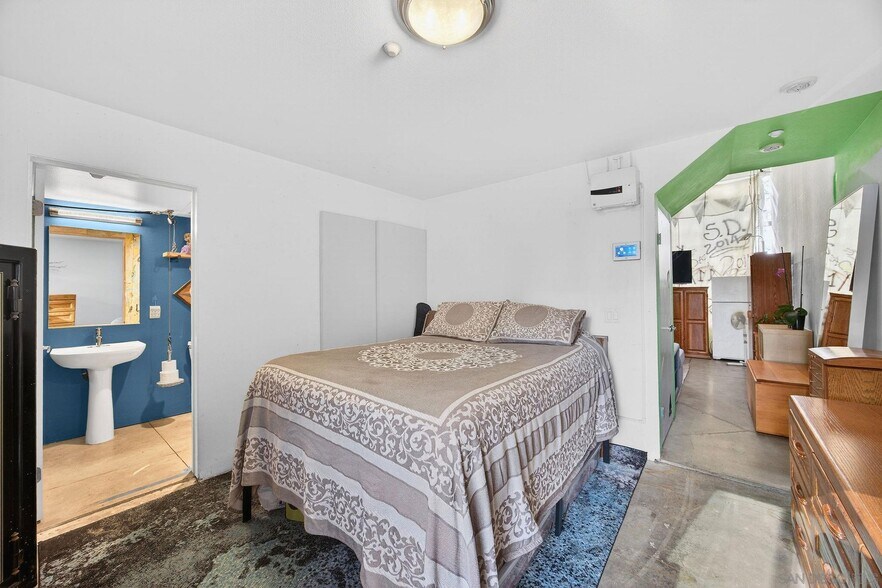 More Photos Of 1712 National Ave, San Diego Flex For Sale