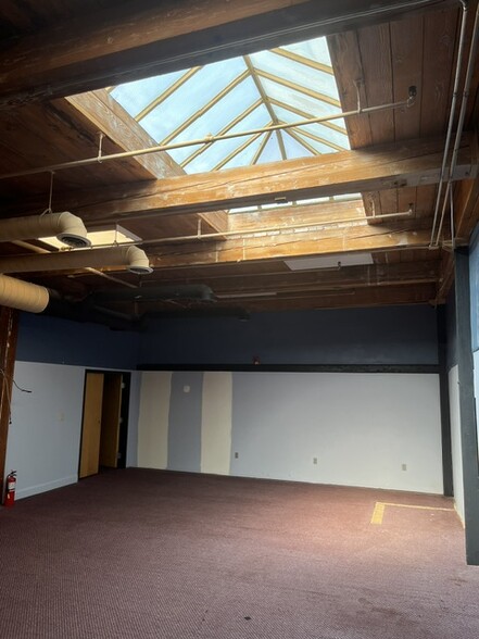More Photos Of 50 Grove St, Salem Office For Lease