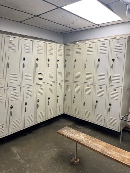 More Photos Of 7411 Rex Rd, Chapel Hill Distribution For Sale