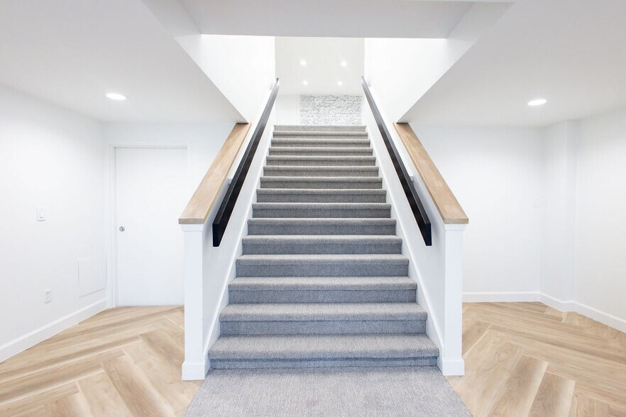 More Photos Of 8225 Westglen Dr, Houston Office For Sale