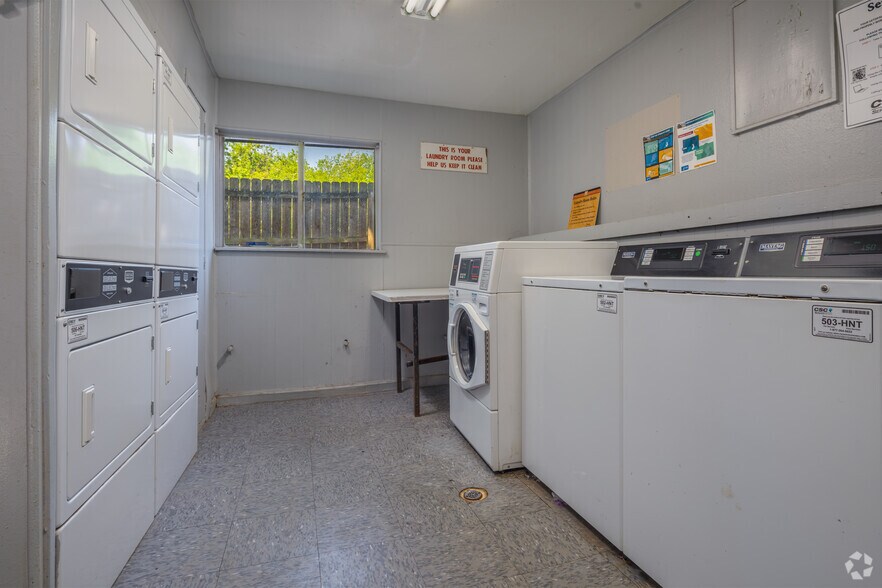 More Photos Of 3102 Hillcrest Dr, San Antonio Multifamily For Sale