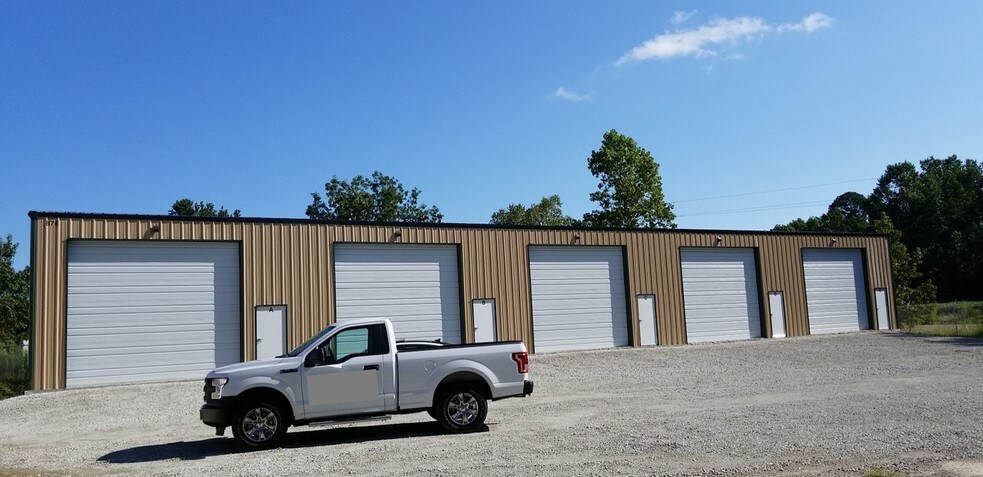 More Photos Of 878 Simpson St, Simpson Warehouse For Lease
