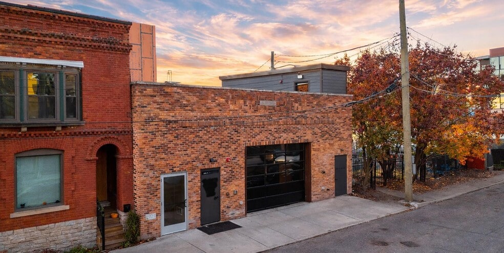 Primary Photo Of 1441 W Elizabeth St, Detroit Restaurant For Lease