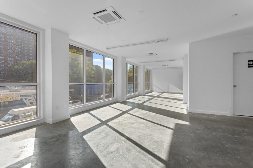 More Photos Of 355 Grand St, New York Apartments For Lease