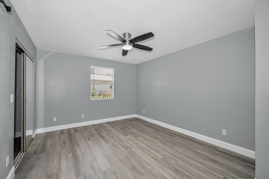 More Photos Of 1231 Illinois Ave, Palm Harbor Apartments For Sale