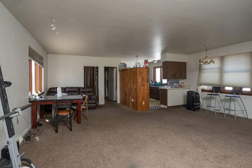 More Photos Of 121 S Pavilion Ave, Riverside Storefront Retail Residential For Sale