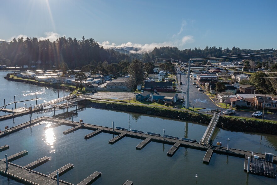 More Photos Of 1185 NE Mill St, Waldport Flex For Sale