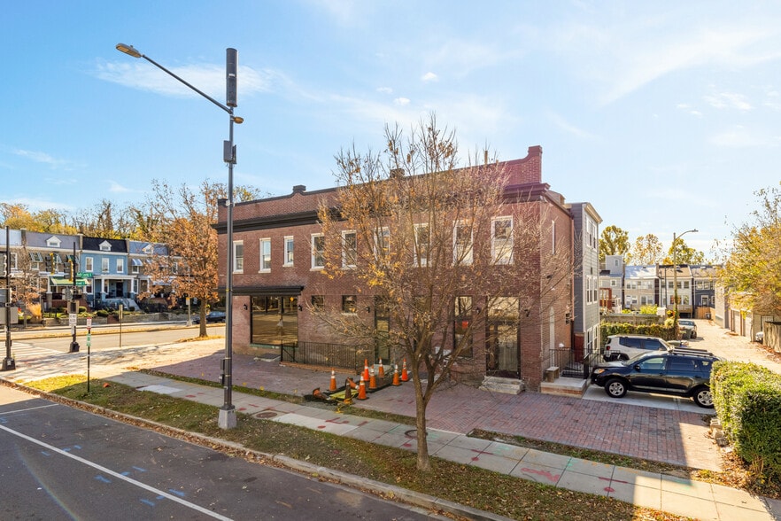 More Photos Of 2324 N Capitol St NW, Washington Storefront Retail Residential For Sale